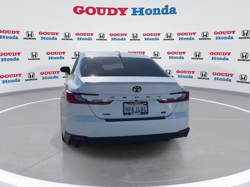 Used 2025 Toyota Camry SE w/ Convenience Package image 7