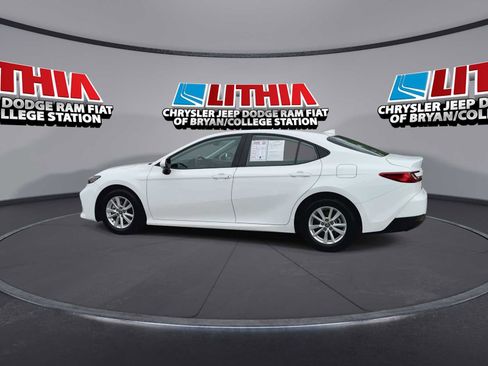 Used 2025 Toyota Camry LE FWD image 5