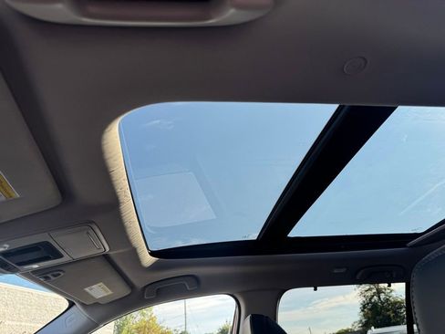 New 2025 Honda Pilot Touring image 15