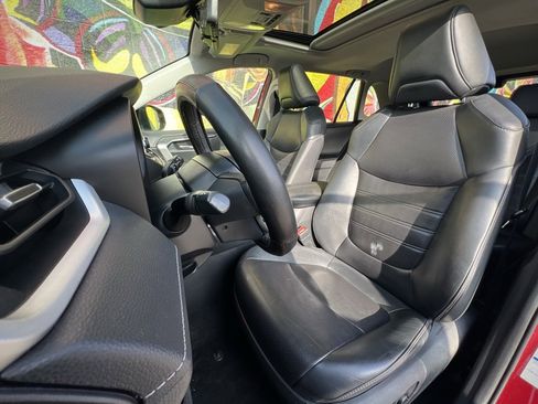 Used 2019 Toyota RAV4 Limited w/ Cold Weather Package image 17