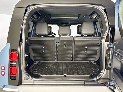 Used 2025 Land Rover Defender 110 S image 25