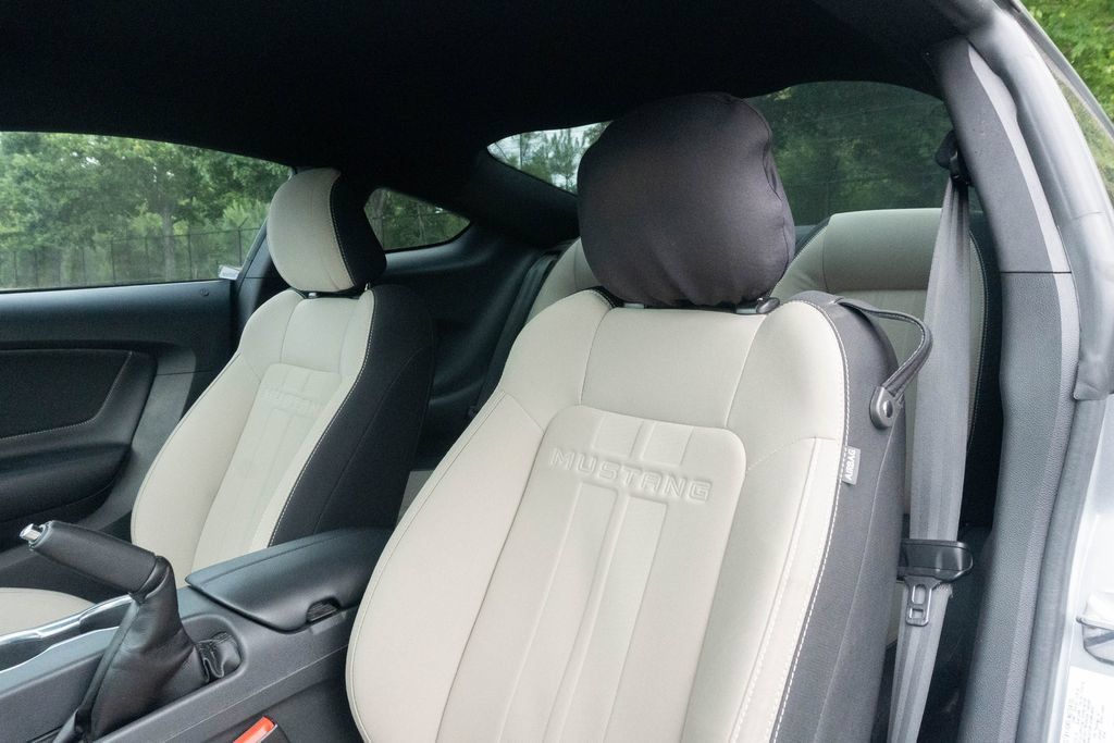 Used 2022 Ford Mustang Coupe RWD image 16