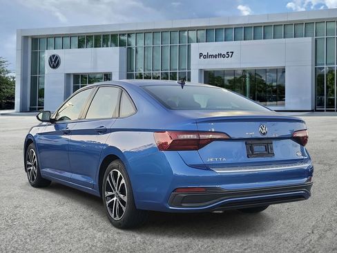 Used 2023 Volkswagen Jetta Sport image 4