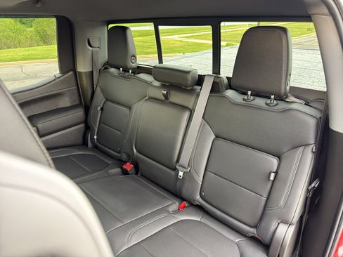Used 2021 Chevrolet Silverado 1500 LTZ w/ LTZ Premium Package AWD/4WD image 40