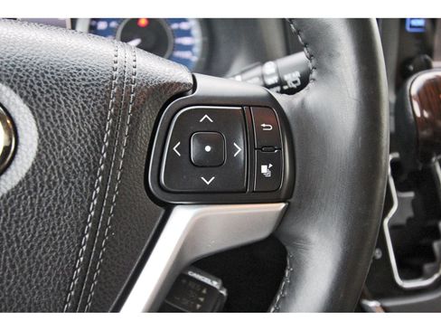 Used 2015 Toyota Sienna Limited Premium FWD image 19