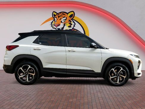 Used 2021 Chevrolet TrailBlazer RS w/ Sun and Liftgate Package FWD image 4