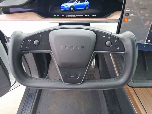 Used 2022 Tesla Model X AWD image 14