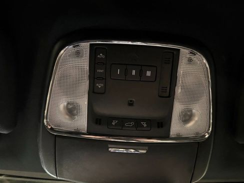 Used 2022 Jeep Grand Cherokee Laredo X AWD/4WD image 19