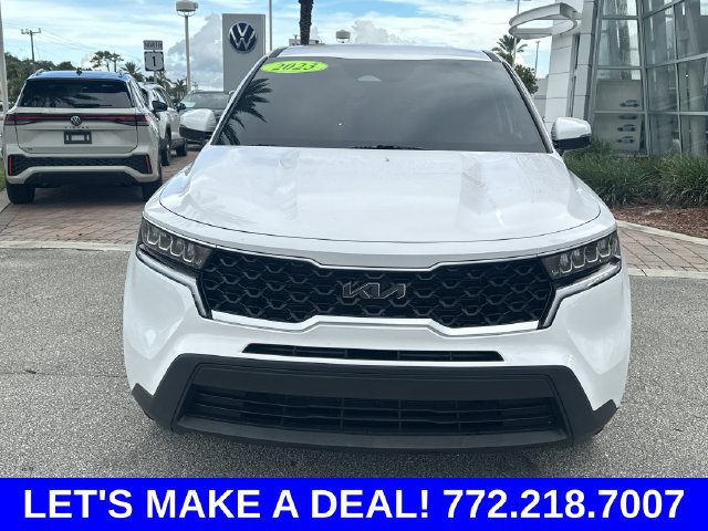 Used 2023 Kia Sorento LX FWD image 3