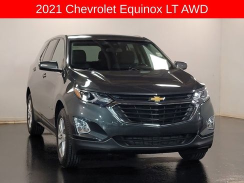 Used 2021 Chevrolet Equinox LT image 2