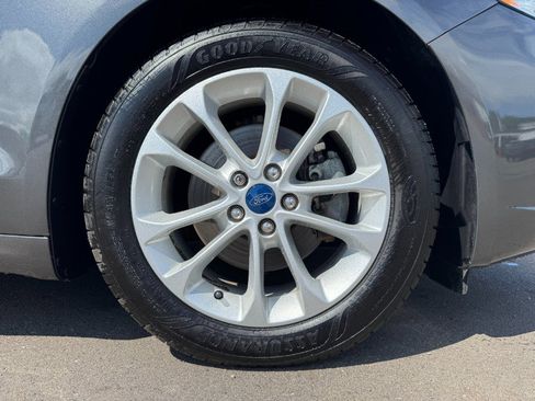 Used 2019 Ford Fusion SE FWD image 13