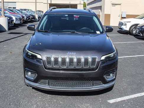 Used 2019 Jeep Cherokee Limited image 2