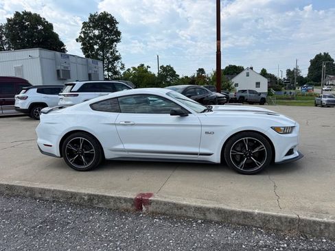 Used 2017 Ford Mustang GT Premium w/ Equipment Group 401A RWD image 5