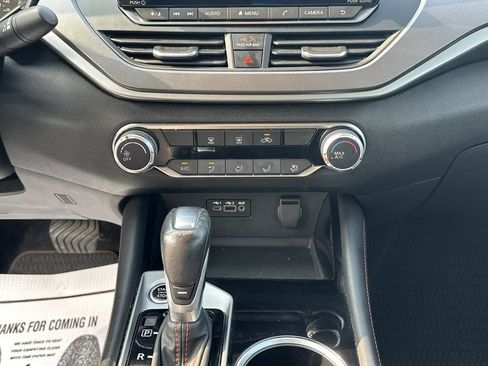 Used 2024 Nissan Altima 2.5 SR FWD image 20
