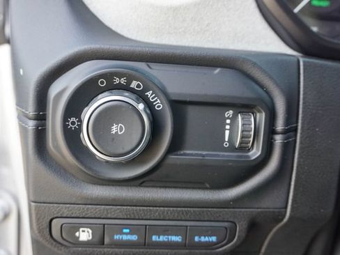 Used 2024 Jeep Wrangler Unlimited Sahara AWD/4WD image 19