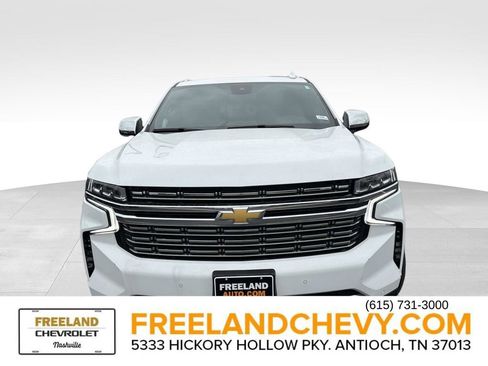 Used 2023 Chevrolet Suburban Premier image 9
