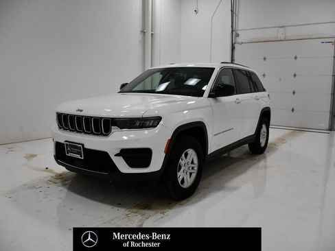 Used 2022 Jeep Grand Cherokee Laredo w/ Luxury Tech Group I image 1