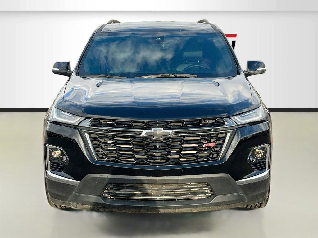 Used 2023 Chevrolet Traverse RS AWD/4WD image 2