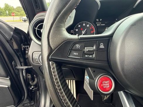 Used 2019 Alfa Romeo Giulia Quadrifoglio w/ Driver Assist Dynamic Package RWD image 16