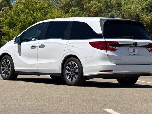 Used 2024 Honda Odyssey EX-L image 6