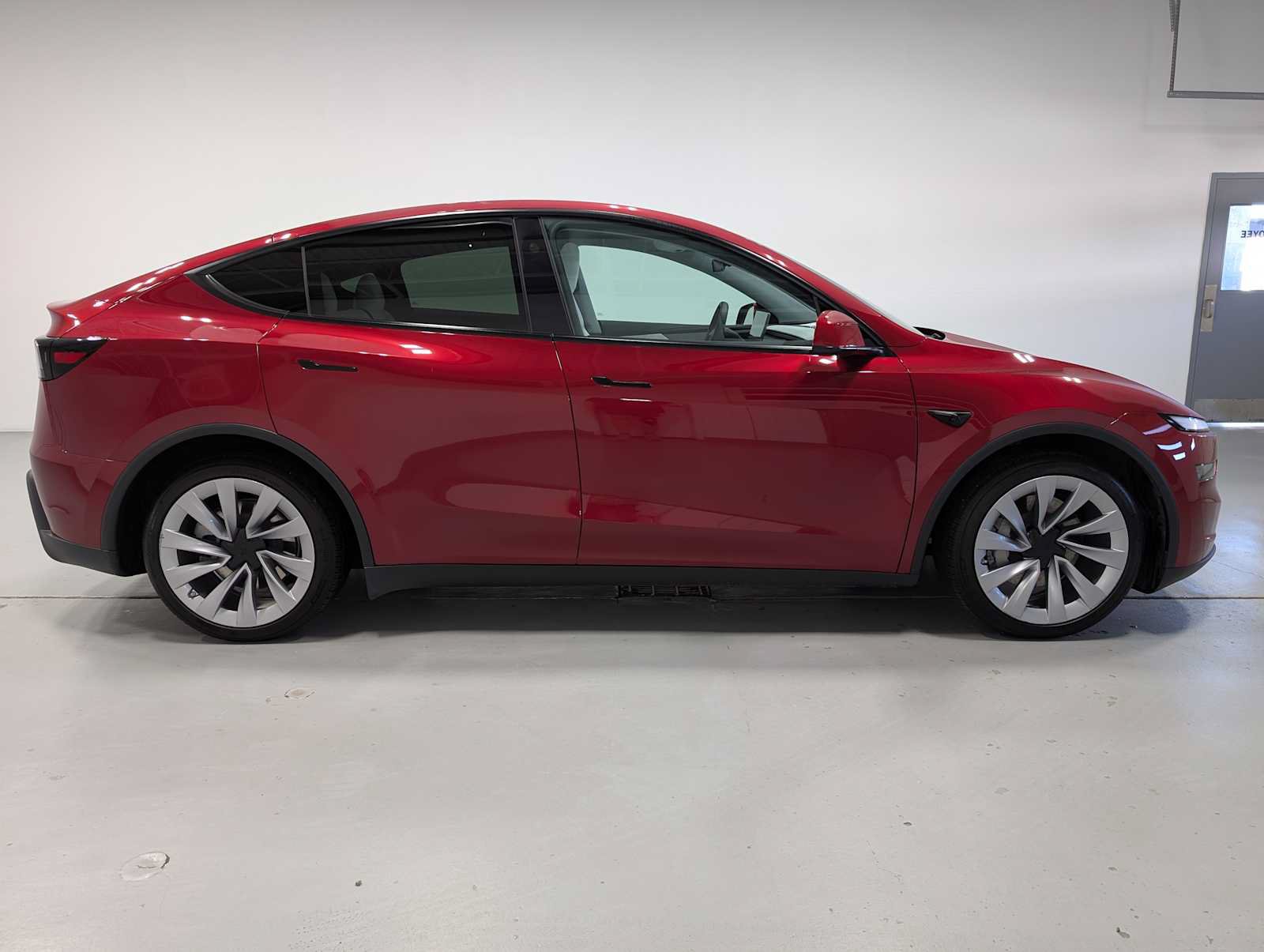 Used 2026 Tesla Model Y AWD image 7