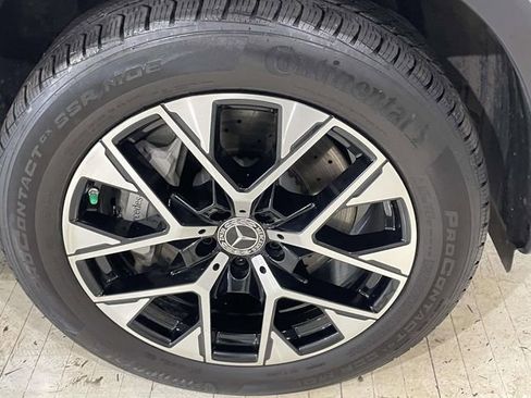 Used 2025 Mercedes-Benz GLC 350e 4MATIC image 16