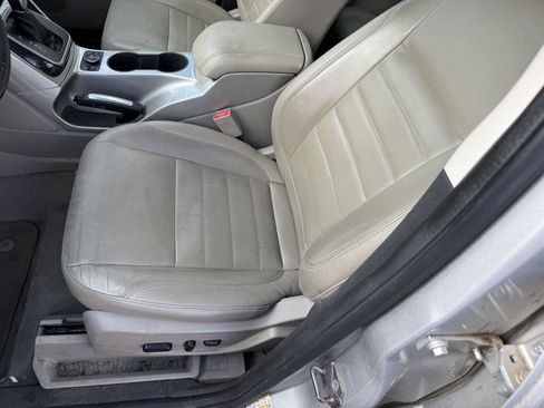 Used 2013 Ford C-MAX SEL FWD image 15