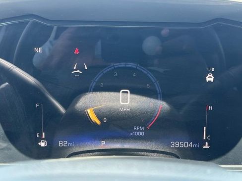 Used 2024 Chevrolet Trax LT w/ Sunroof Package FWD image 35