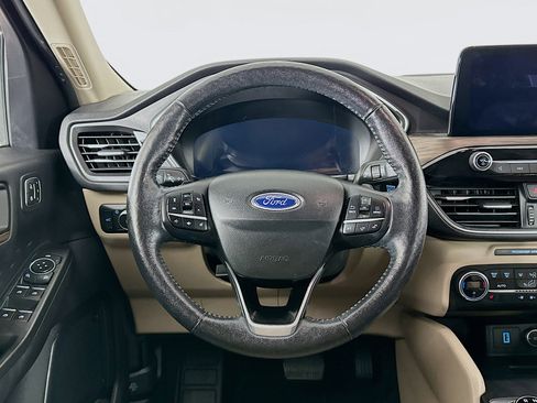 Used 2020 Ford Escape Titanium image 18