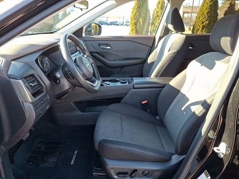 Used 2023 Nissan Rogue SV image 14