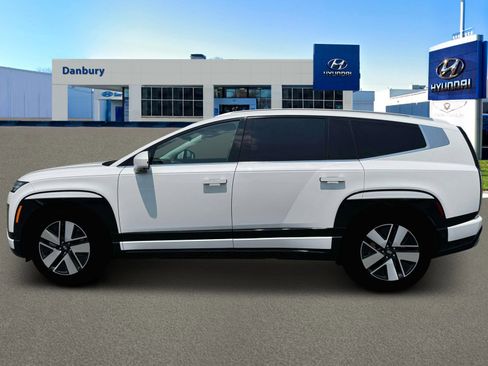 New 2026 Hyundai Ioniq 9 SEL image 3