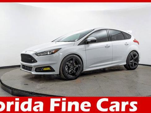 Used 2015 Ford Focus ST image 1