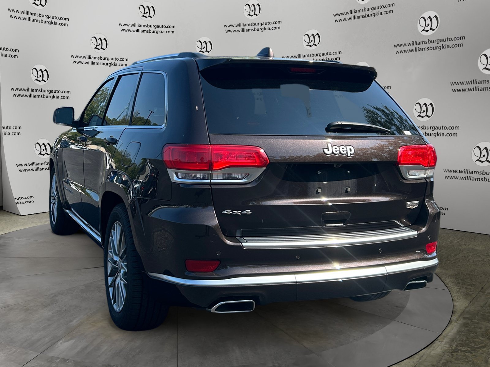 Used 2017 Jeep Grand Cherokee Summit w/ Platinum Series Group AWD/4WD image 3