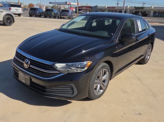 Used 2024 Volkswagen Jetta SE video 2