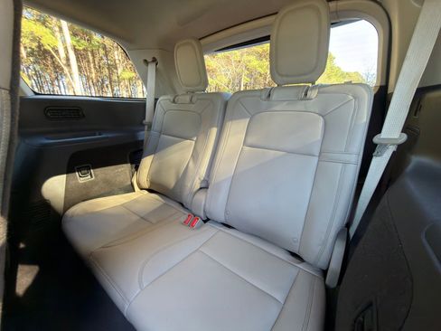 Used 2023 Lincoln Aviator Reserve w/ Equipment Group 201A image 17