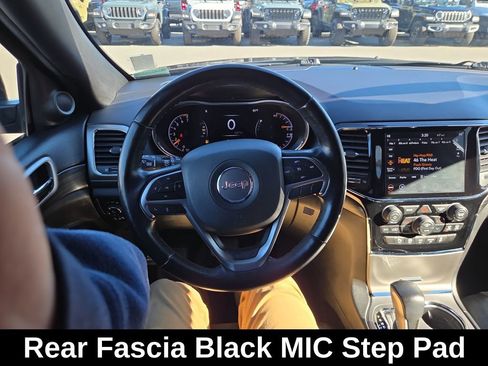 Used 2020 Jeep Grand Cherokee Altitude image 17