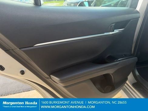 Used 2018 Toyota Camry LE FWD image 26