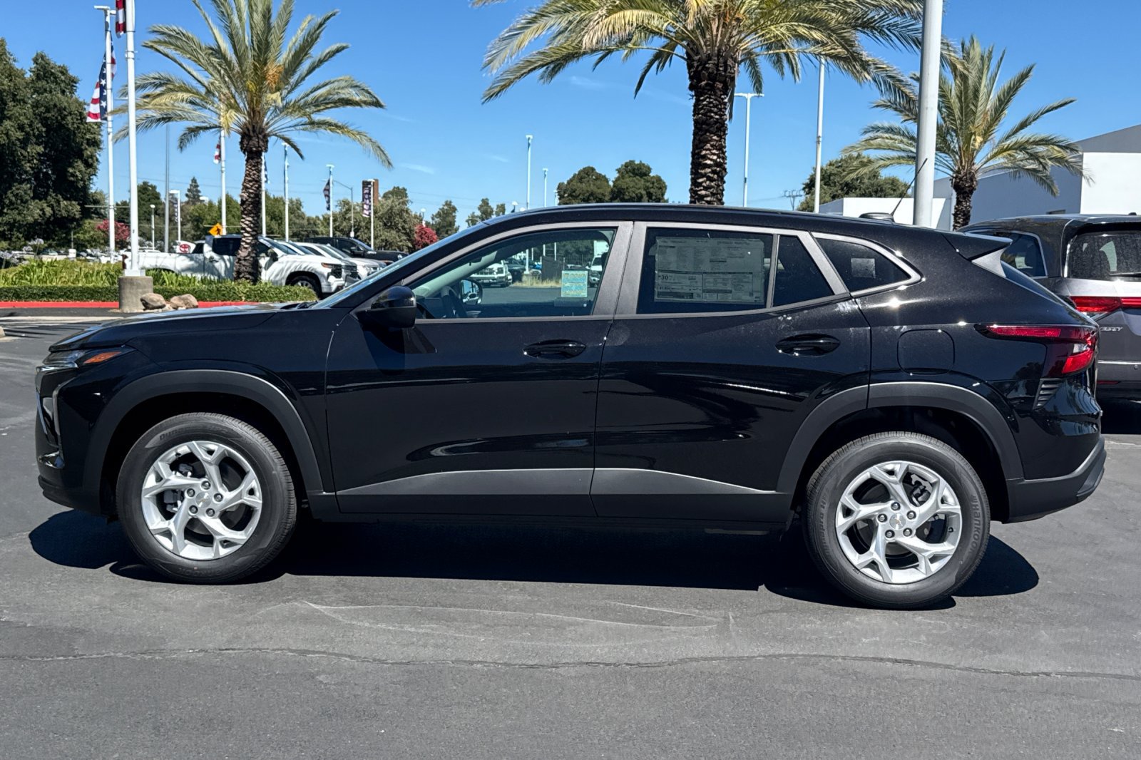 New 2026 Chevrolet Trax LS w/ LS Convenience Package FWD image 6