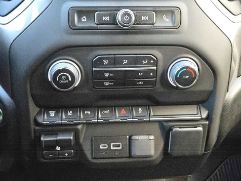 Certified 2024 Chevrolet Silverado 2500 Custom w/ Custom Value Package image 20