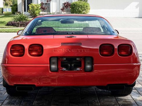 Used 1992 Chevrolet Corvette Coupe RWD image 7