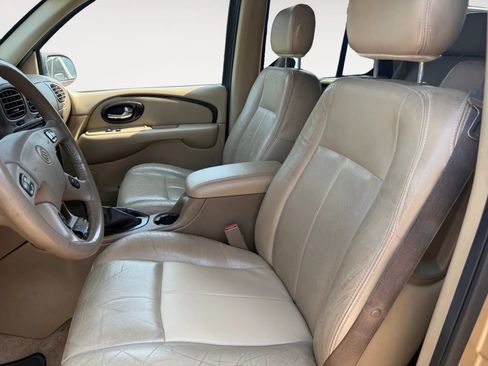 Used 2004 Buick Rainier CXL RWD image 10