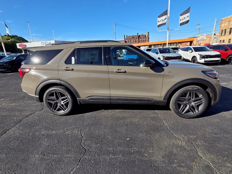 New 2027 Ford Explorer ST-Line w/ Premium Package AWD/4WD image 8