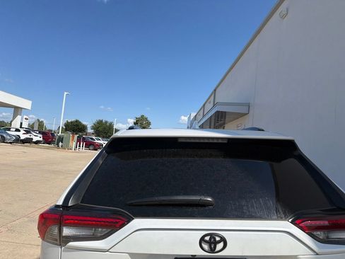 Used 2024 Toyota RAV4 XLE Premium FWD image 7