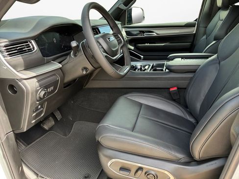 New 2026 Jeep Grand Wagoneer Limited AWD/4WD image 19