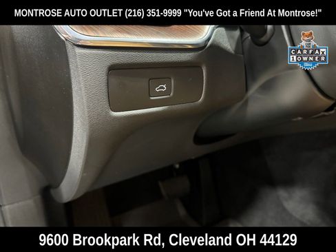 Used 2023 Volvo XC60 B5 Ultimate w/ Climate Package image 16