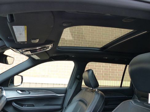 Used 2022 Jeep Grand Cherokee L Overland image 22