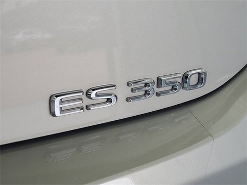 Used 2023 Lexus ES 350 image 9