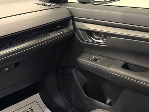Used 2025 Honda CR-V Sport-L image 18