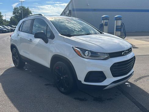 Used 2019 Chevrolet Trax LT w/ Redline Edition AWD/4WD image 7