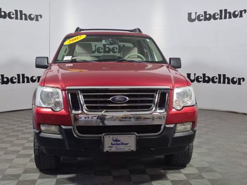 Used 2007 Ford Explorer Sport Trac XLT AWD/4WD image 2